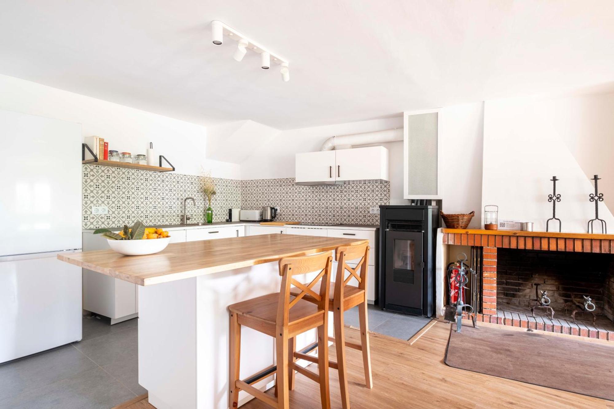 Вилла Casa Acollidora I Familiar Amb Jardi I Barbacoa Ажер Экстерьер фото